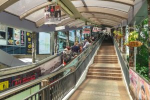 Самый длинный эскалатор в мире — Mid-Levels Escalator в Гонконге. Самый длинный эскалатор в мире