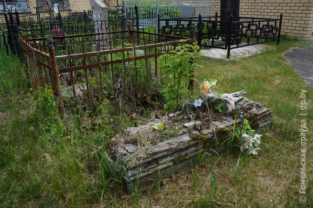 Принят новый закон о правилах захоронения на кладбище. Родственная могила и родственное захоронение Санитарный срок могилы
